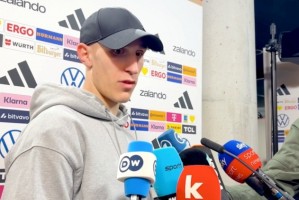 施洛特贝克：我和多特并未接近续约，凯尔离开后我需要和新总监谈