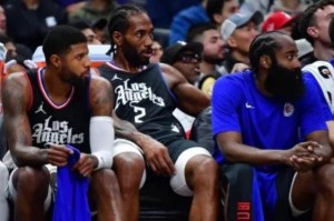 把雷吉防成张伯伦 银河战舰输残阵掘金变联盟笑柄